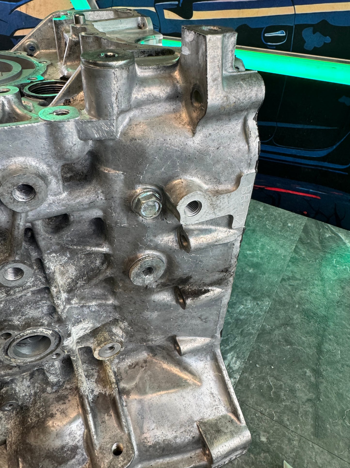 Subaru EJ25 Case Halves Short Block For Core With Bearings And Case Bolts