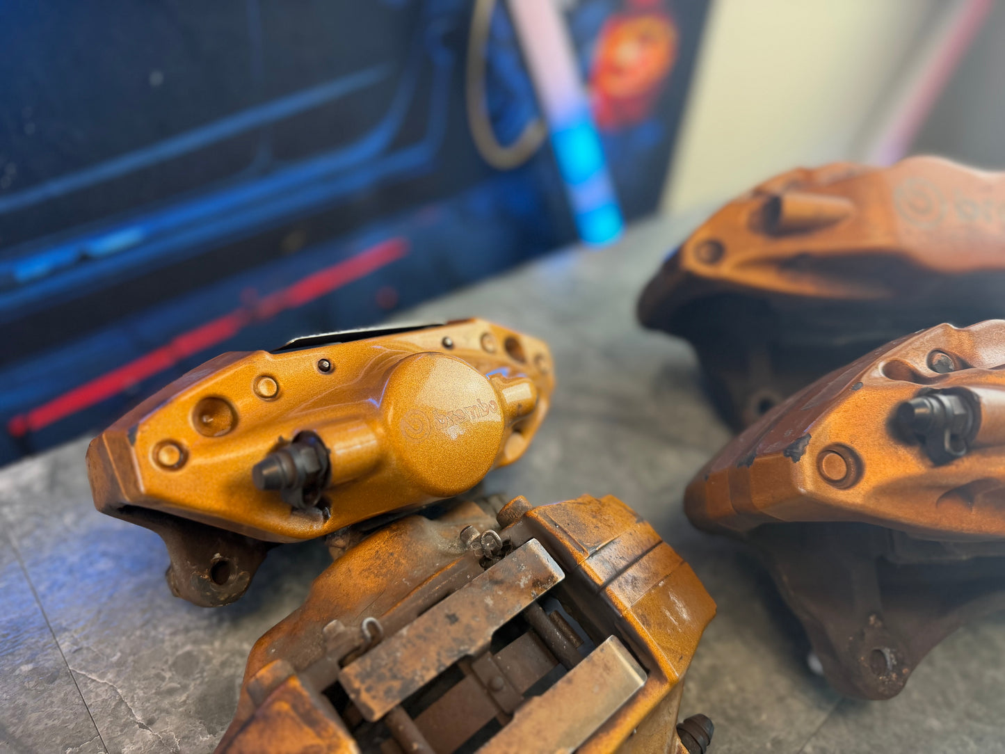 Subaru STi 2004 - 2007 STi oem authentic gold brembo brake calipers ( wrx swap ) NEED REPAIRED