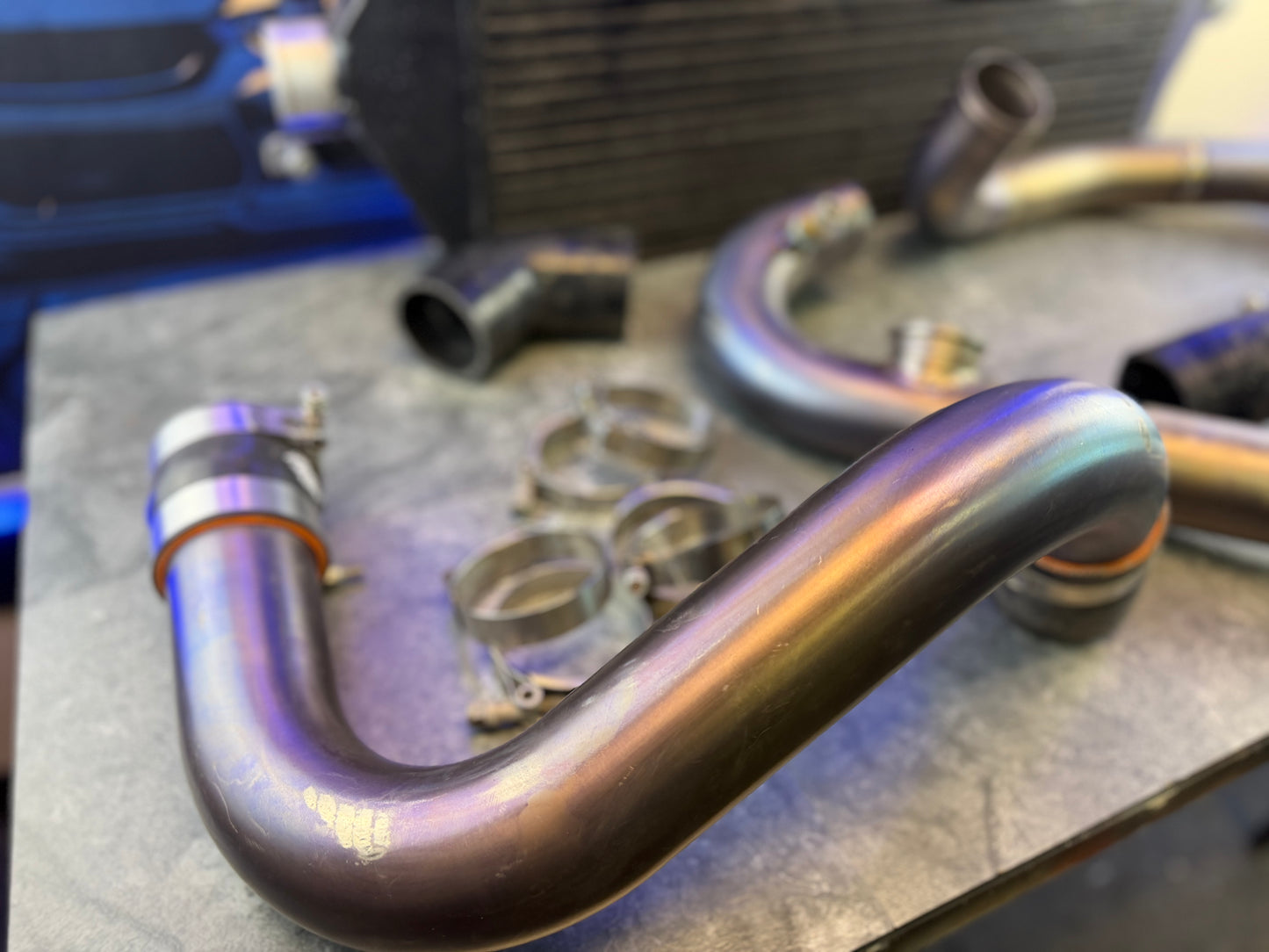 ETS fmic kit 15-21 Subaru STi black 3.5” core extreme turbo systems FRONT MOUNT INTERCOOLER w/ burnt titanium pipes for ROTATED turbo