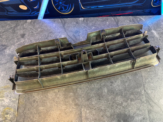 2003-2006 Subaru Forester Front Grille OEM Assembly