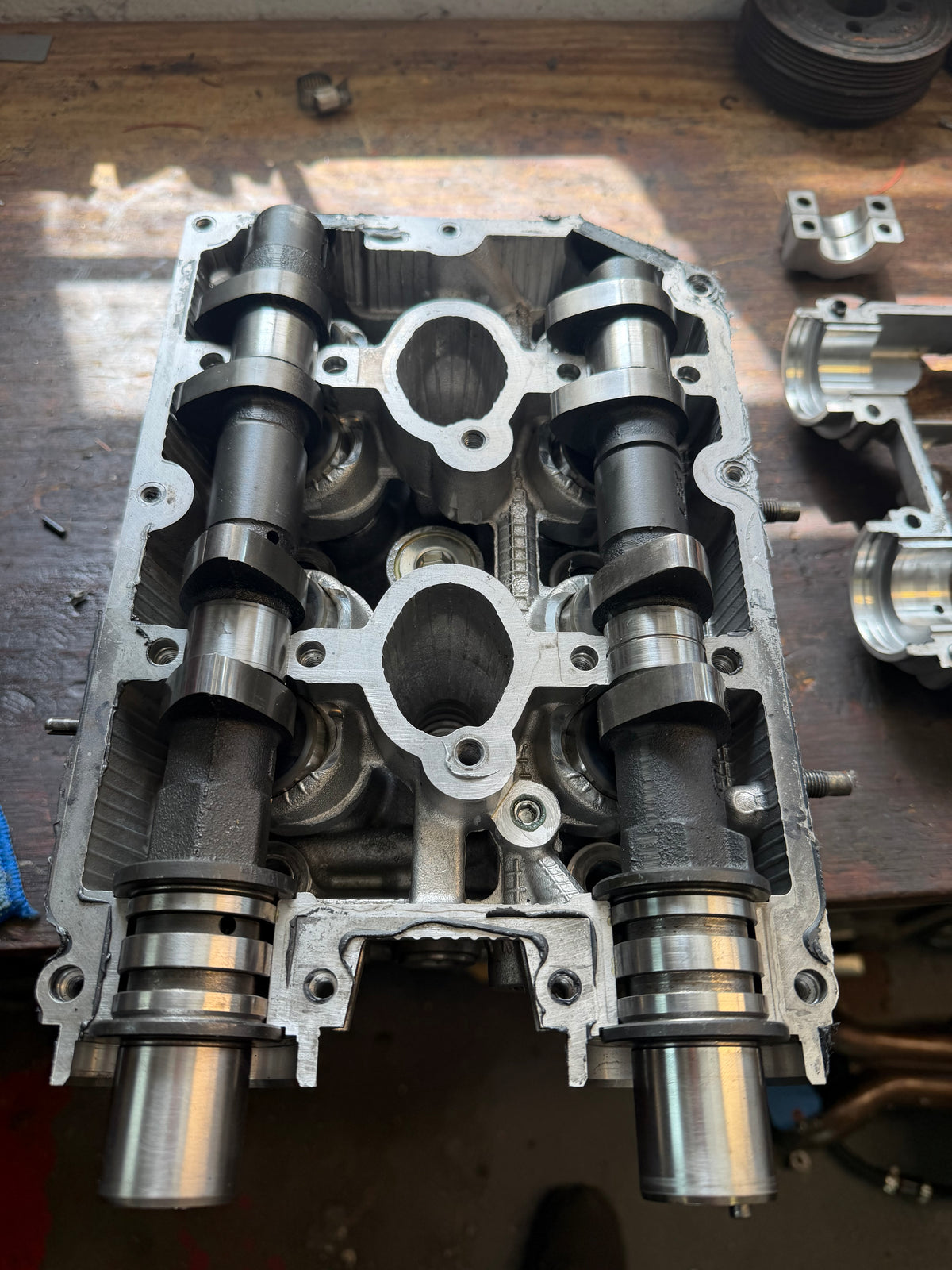BUILT & cammed Subaru STi and wrx cylinder heads for IAG 950 14 mm drilled kelford r-199-d cams FERREA + 1 mm valves