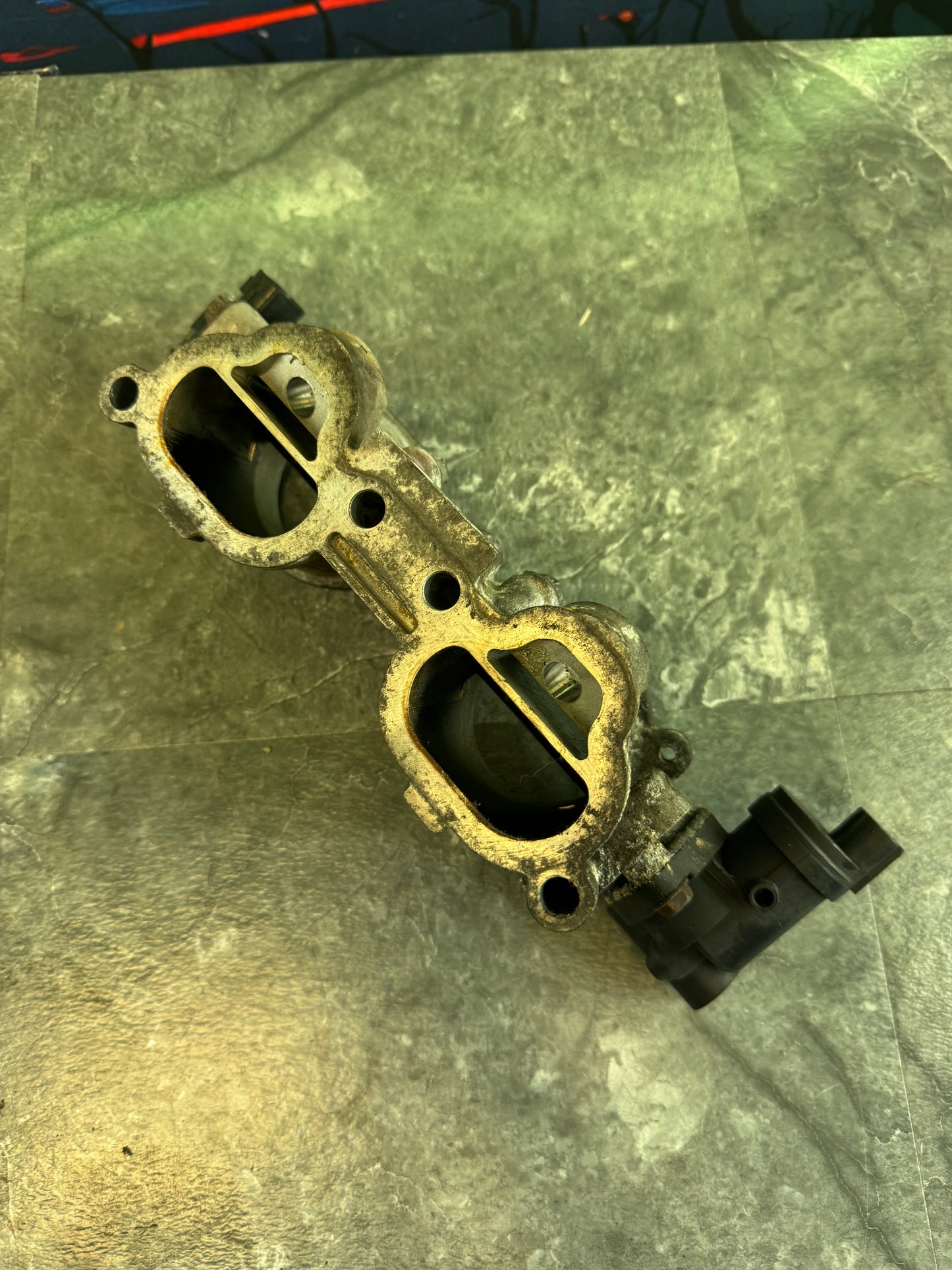 2004-2006 Subaru Impreza WRX STi OEM Engine Intake Manifold TGV Assembly Tumble Generator Valve Side Feed