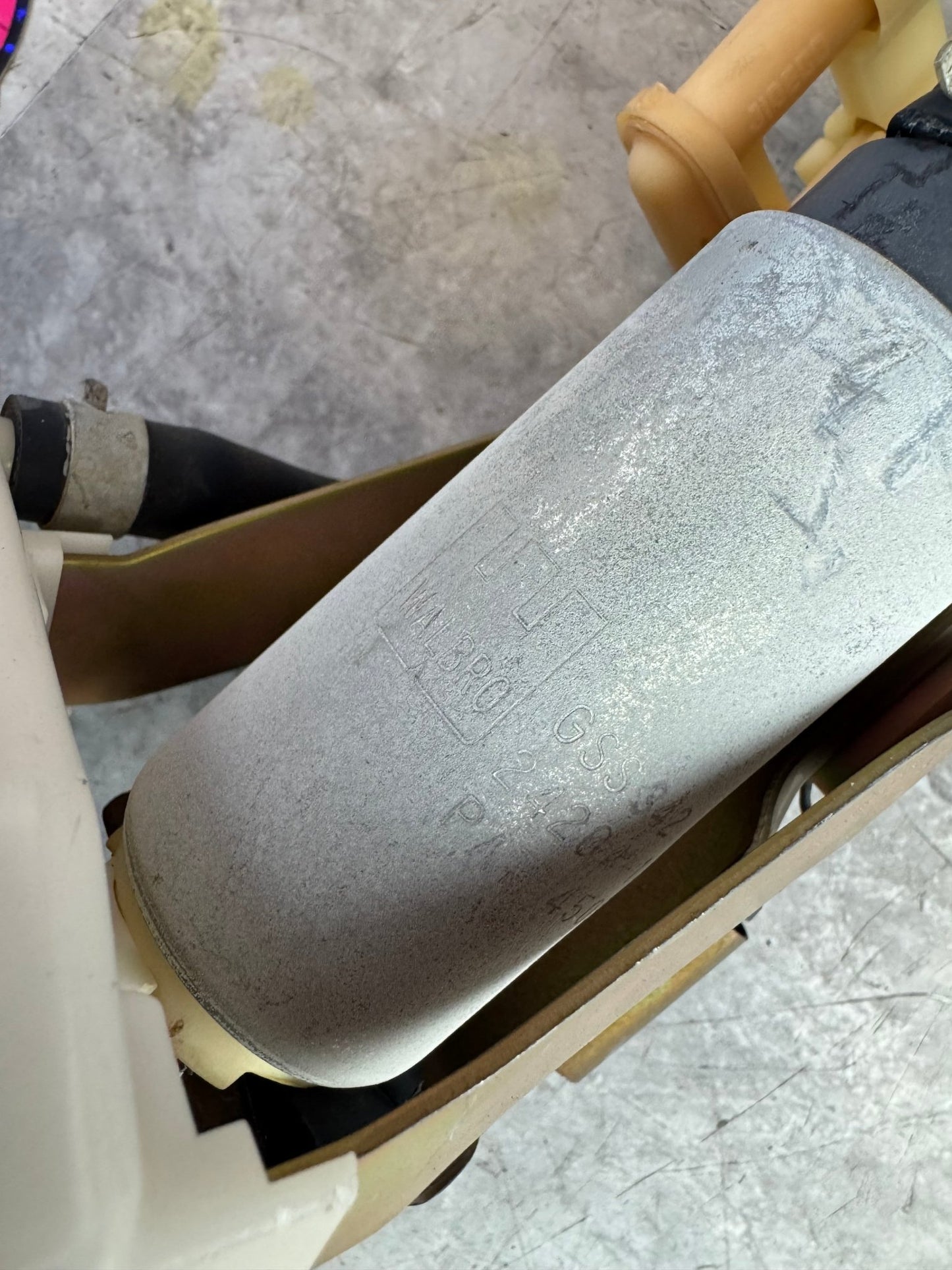 2004-2007 Subaru WRX STi OEM Fuel Hanger With Walbro 255 Fuel Pump Assembly I2