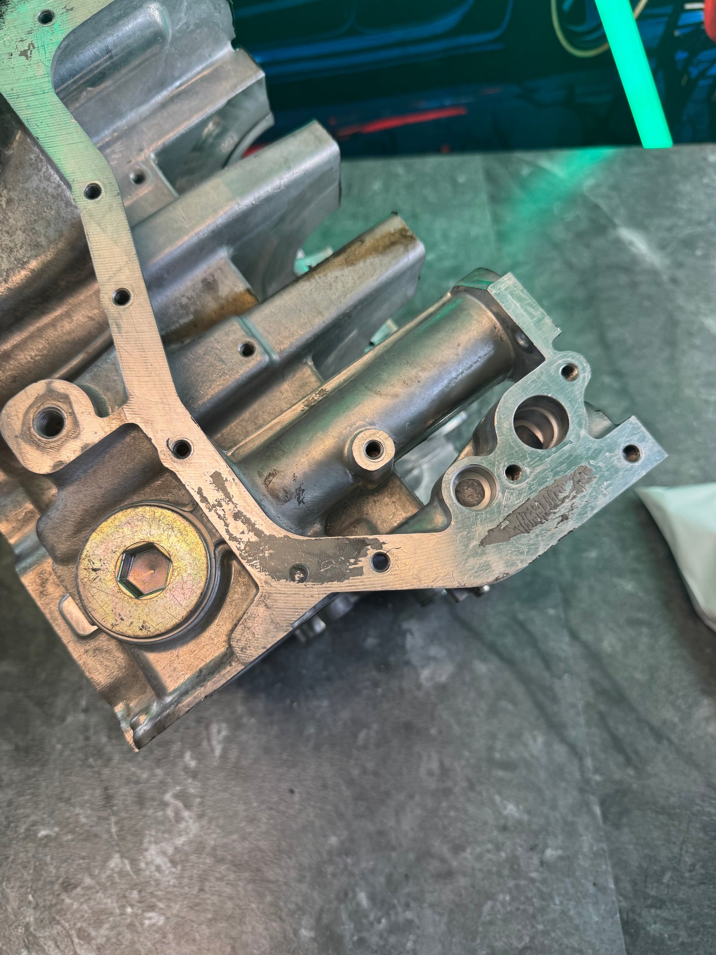 Subaru EJ25 Case Halves Short Block For Core With Bearings And Case Bolts