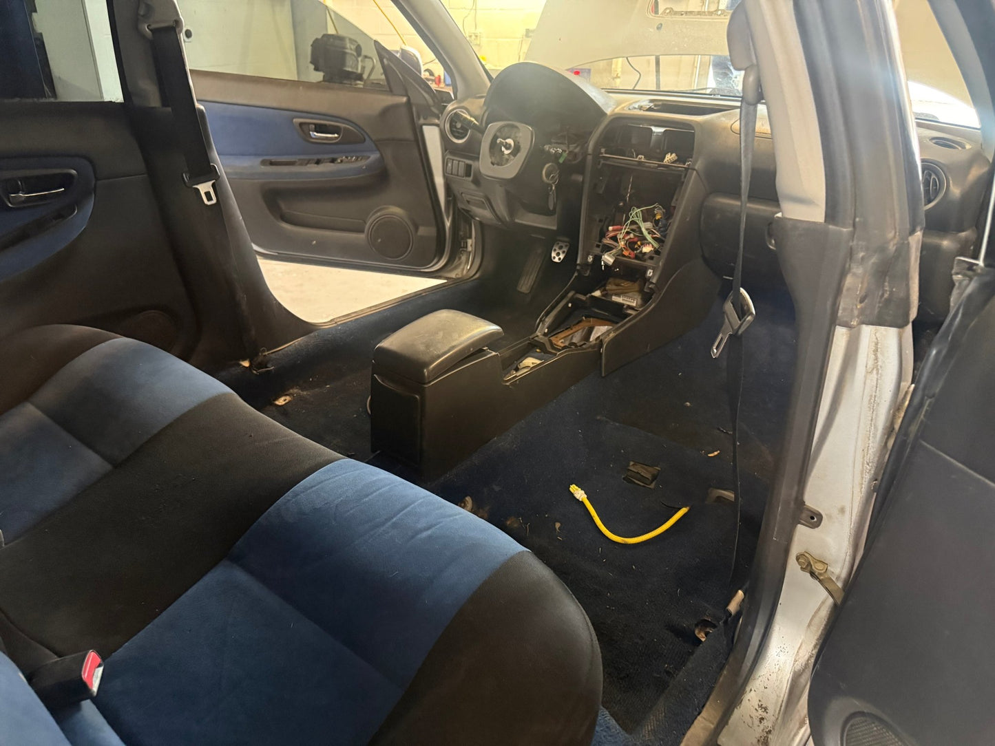 2005 Subaru wrx Sedan PSM platinum silver metallic chassis car shell project