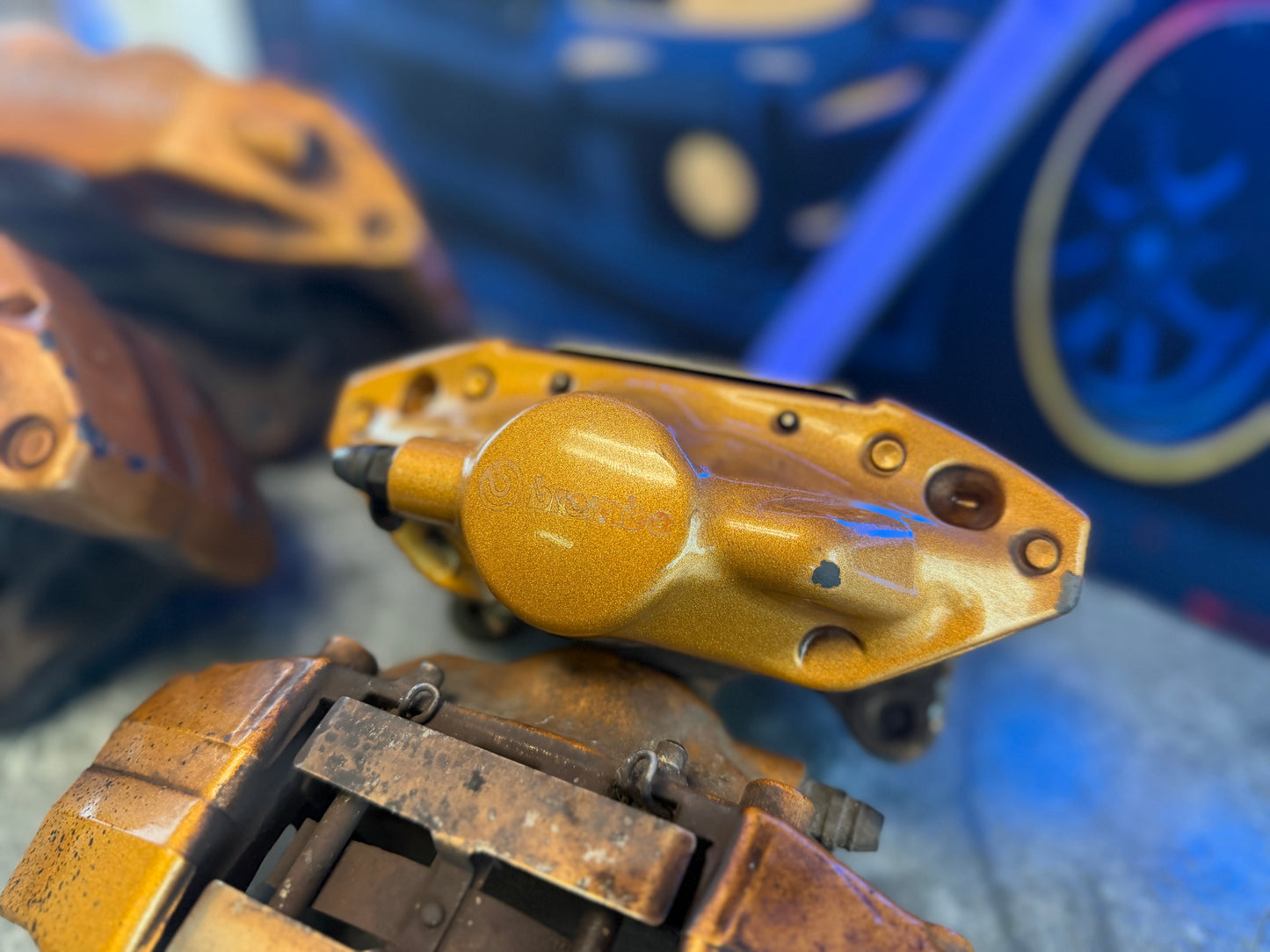 Subaru STi 2004 - 2007 STi oem authentic gold brembo brake calipers ( wrx swap ) NEED REPAIRED