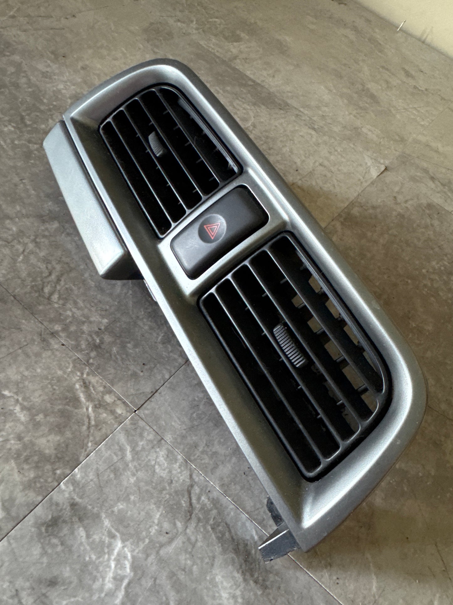 2002-2004 Subaru Impreza WRX OEM Center Dash Vent w/ Hazard Button (04)