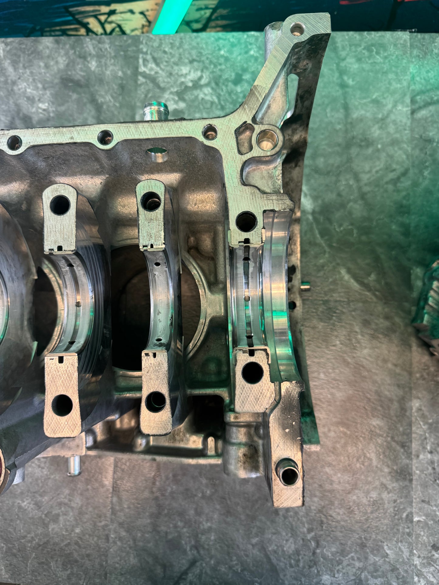 Subaru EJ25 Case Halves Short Block For Core With Bearings And Case Bolts