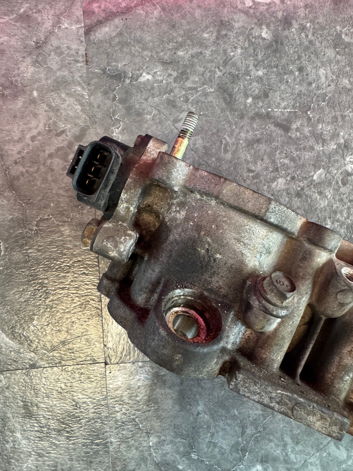 2004-2006 Subaru Impreza WRX STi OEM Engine Intake Manifold TGV Assembly Tumble Generator Valve Side Feed