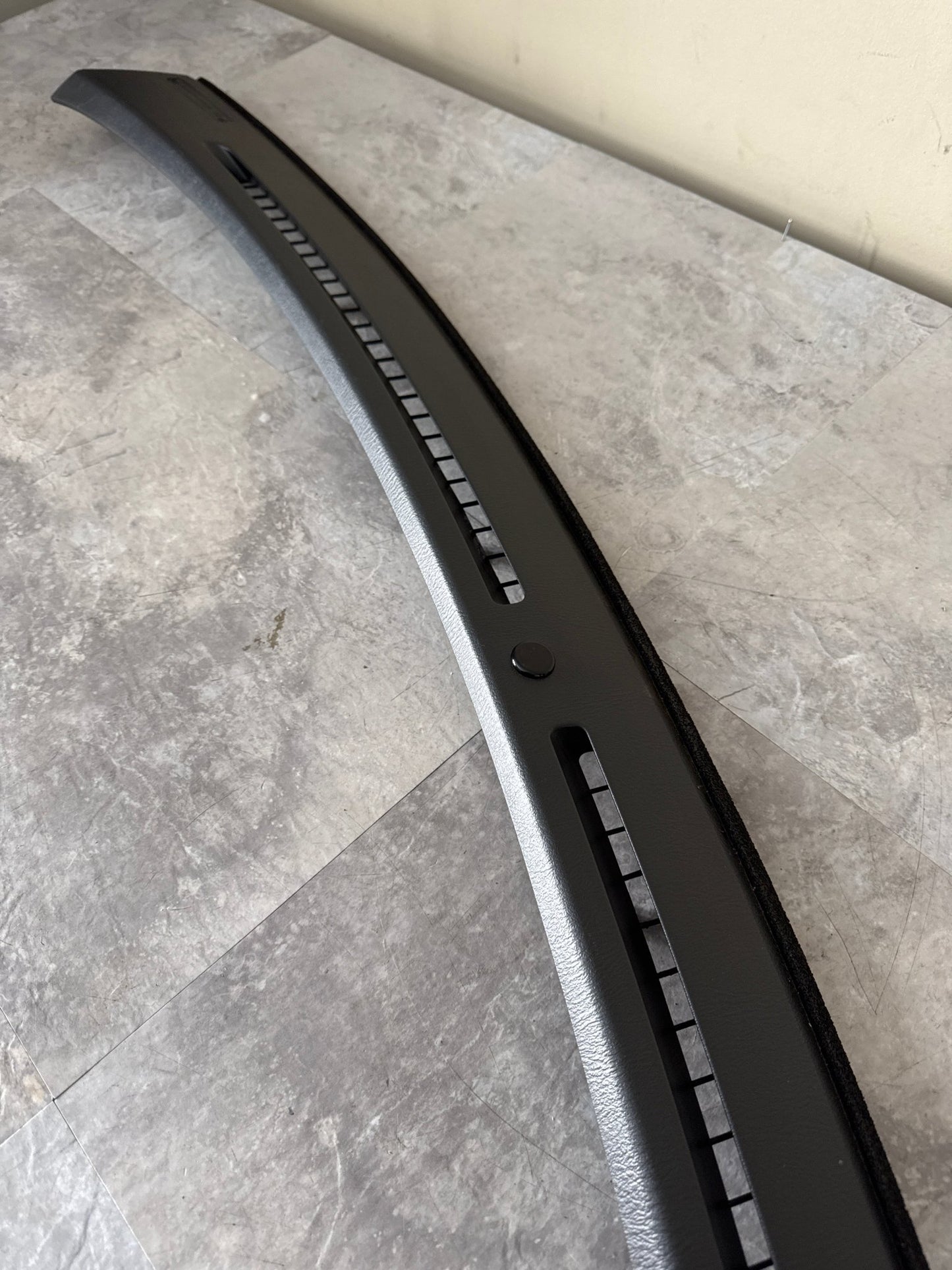 2004-2007 Subaru Impreza WRX STi OEM Interior Front Dash Defrost Vents Trim (2)