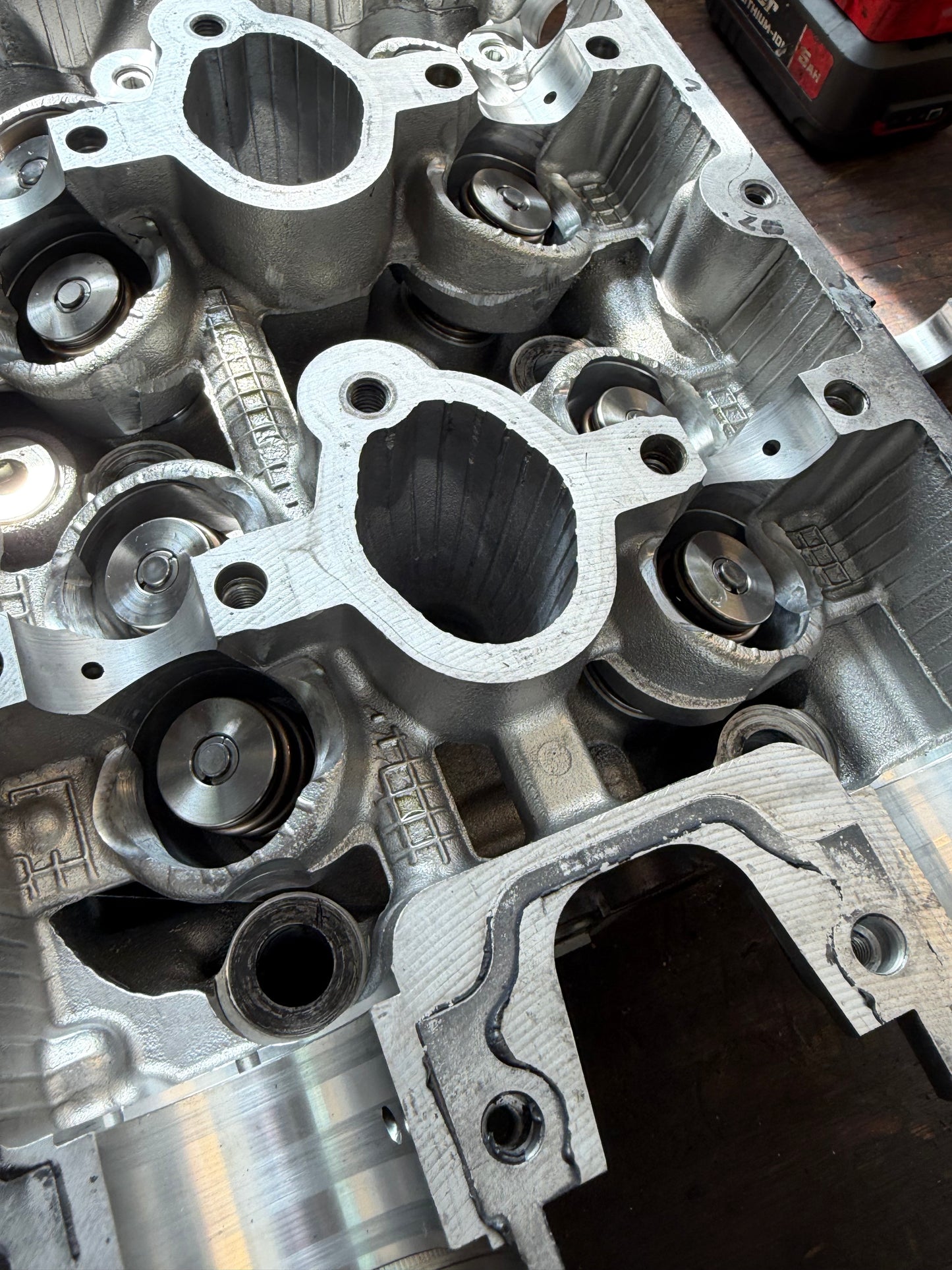 BUILT & cammed Subaru STi and wrx cylinder heads for IAG 950 14 mm drilled kelford r-199-d cams FERREA + 1 mm valves