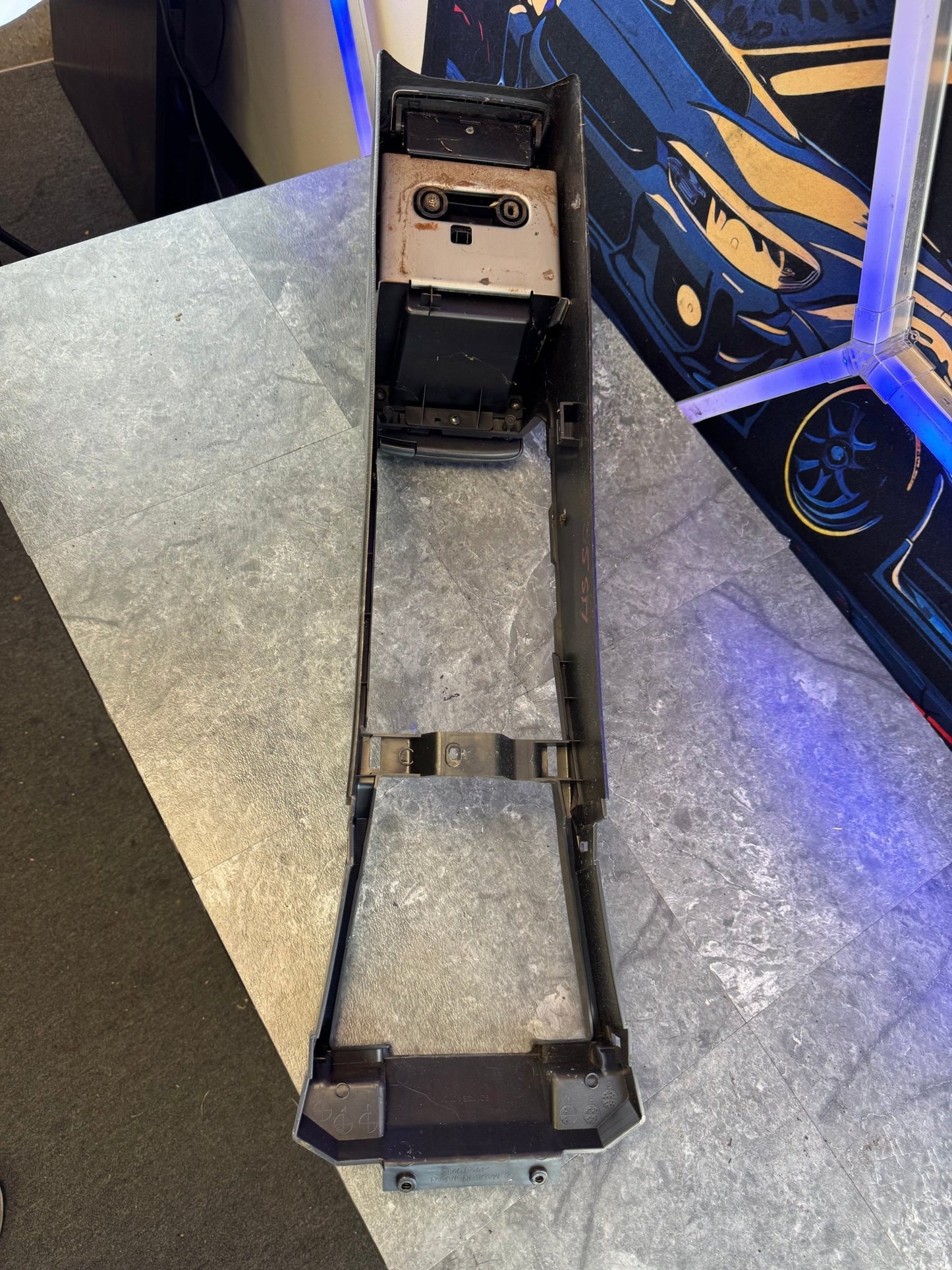 2005-2007 Subaru Impreza WRX STI Black Center Console Rest Trim Middle