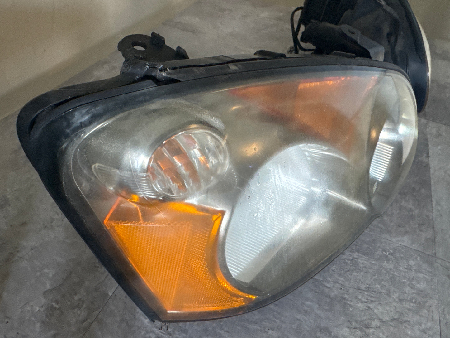 2004-2005 Subaru Impreza WRX OEM Headlight Pair Assembly