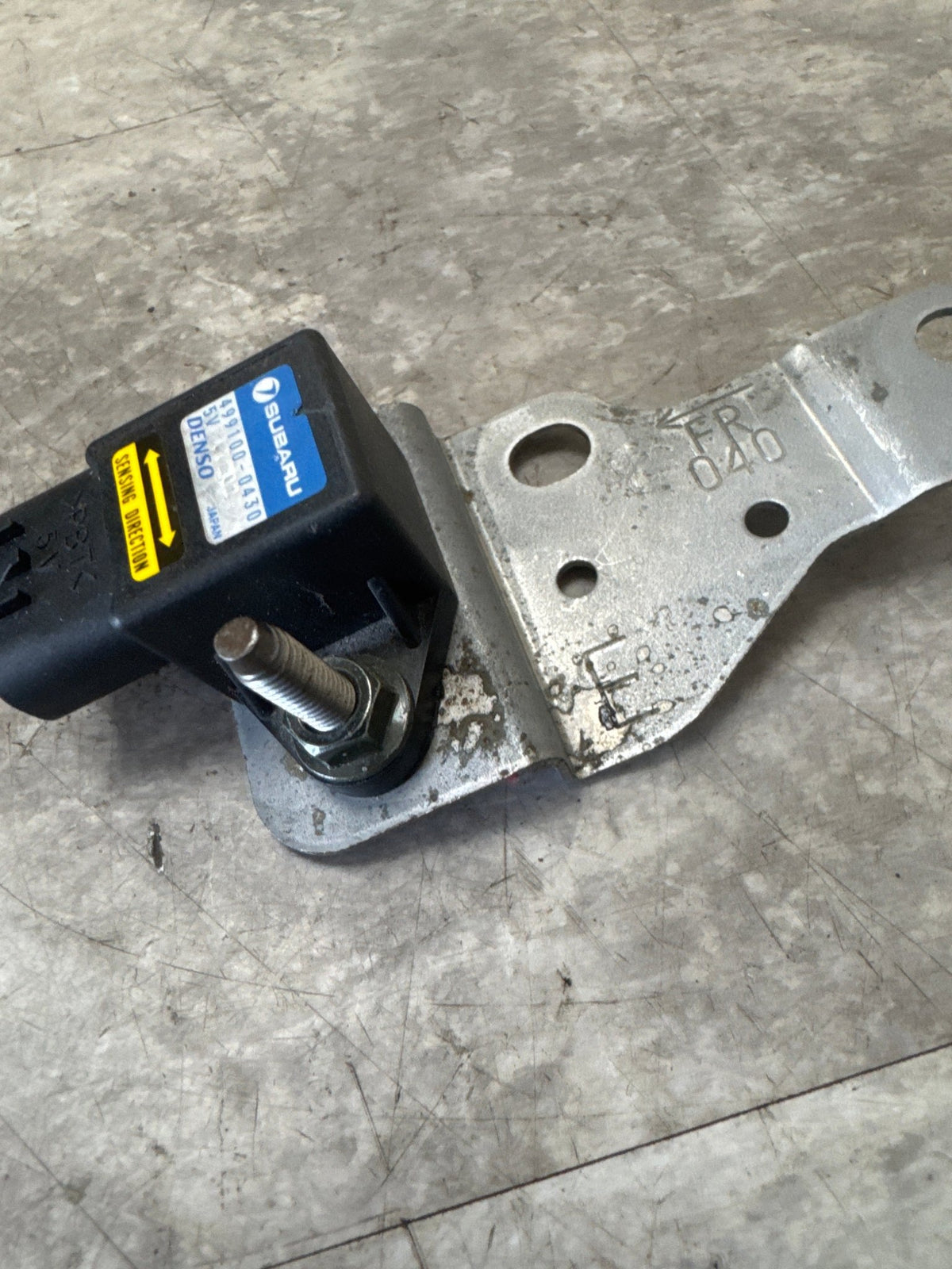 2004-2007 Subaru Outback Legacy Yaw Rate Lateral Direction Sensor with Bracket