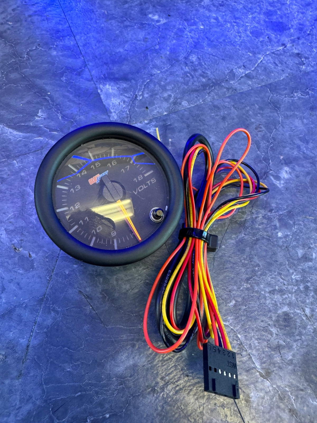 Glowshift Voltage Meter Volt Gauge 18v