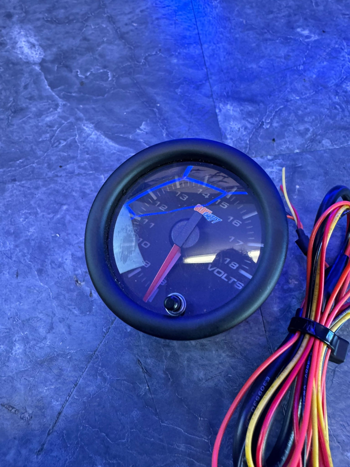 Glowshift Voltage Meter Volt Gauge 18v