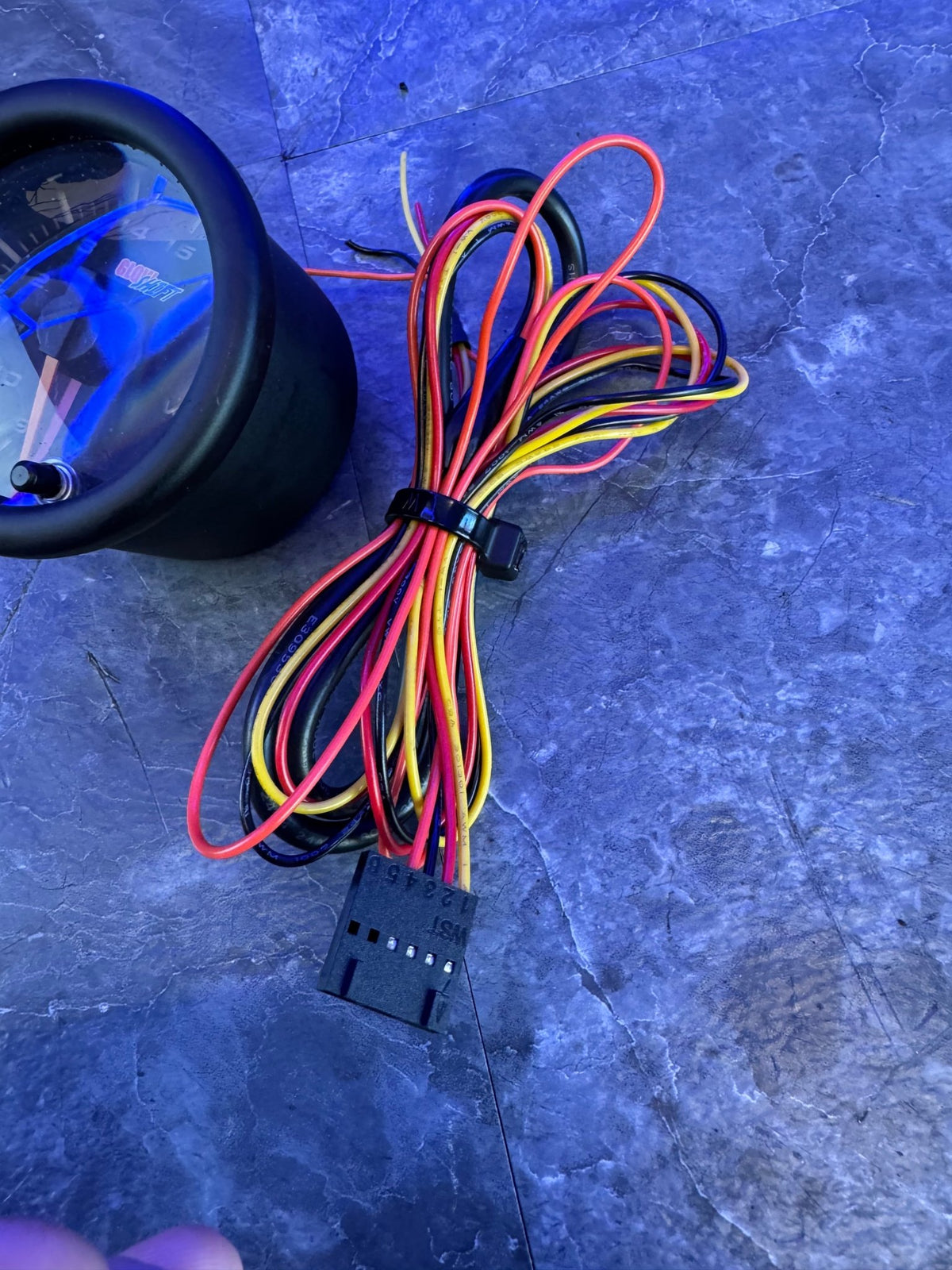Glowshift Voltage Meter Volt Gauge 18v