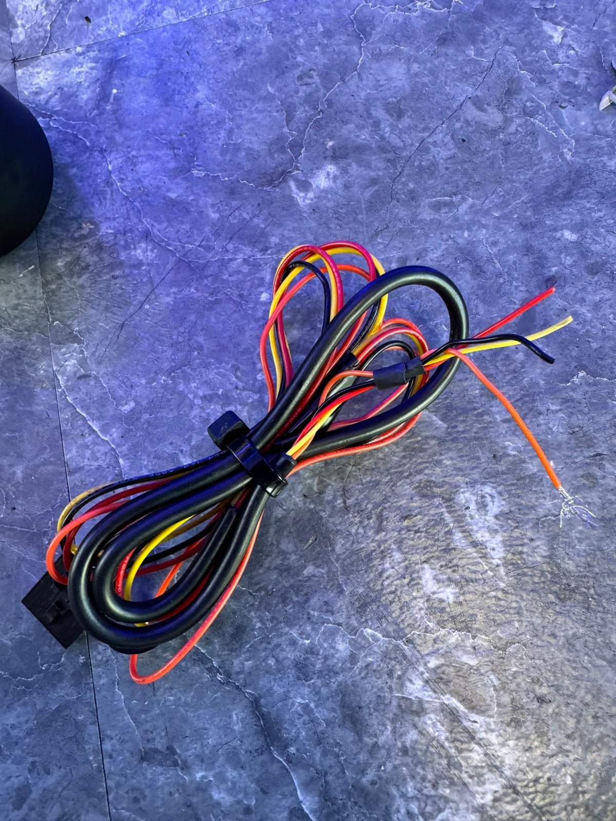 Glowshift Voltage Meter Volt Gauge 18v