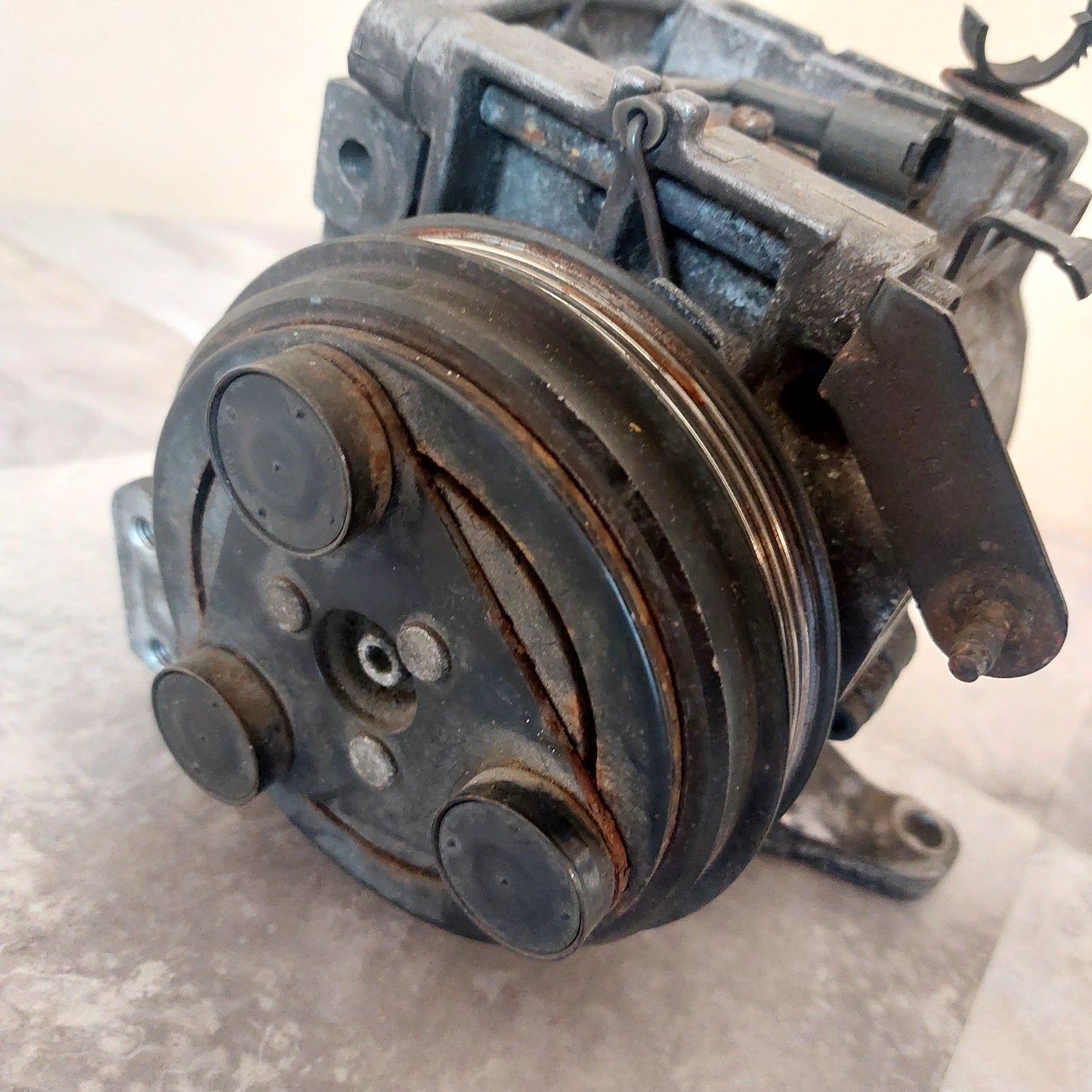 OEM Calsonic A/C Compressor Assembly 73111FE020 For 2002 Subaru Impreza/WRX/Outback 2.5L