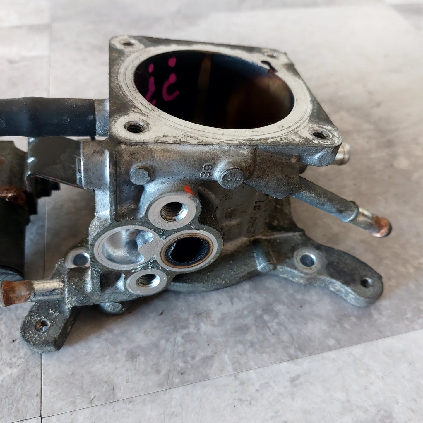 2010-2012 Subaru Legacy 2.5L H4 Engine EGR Valve Control Housing OEM