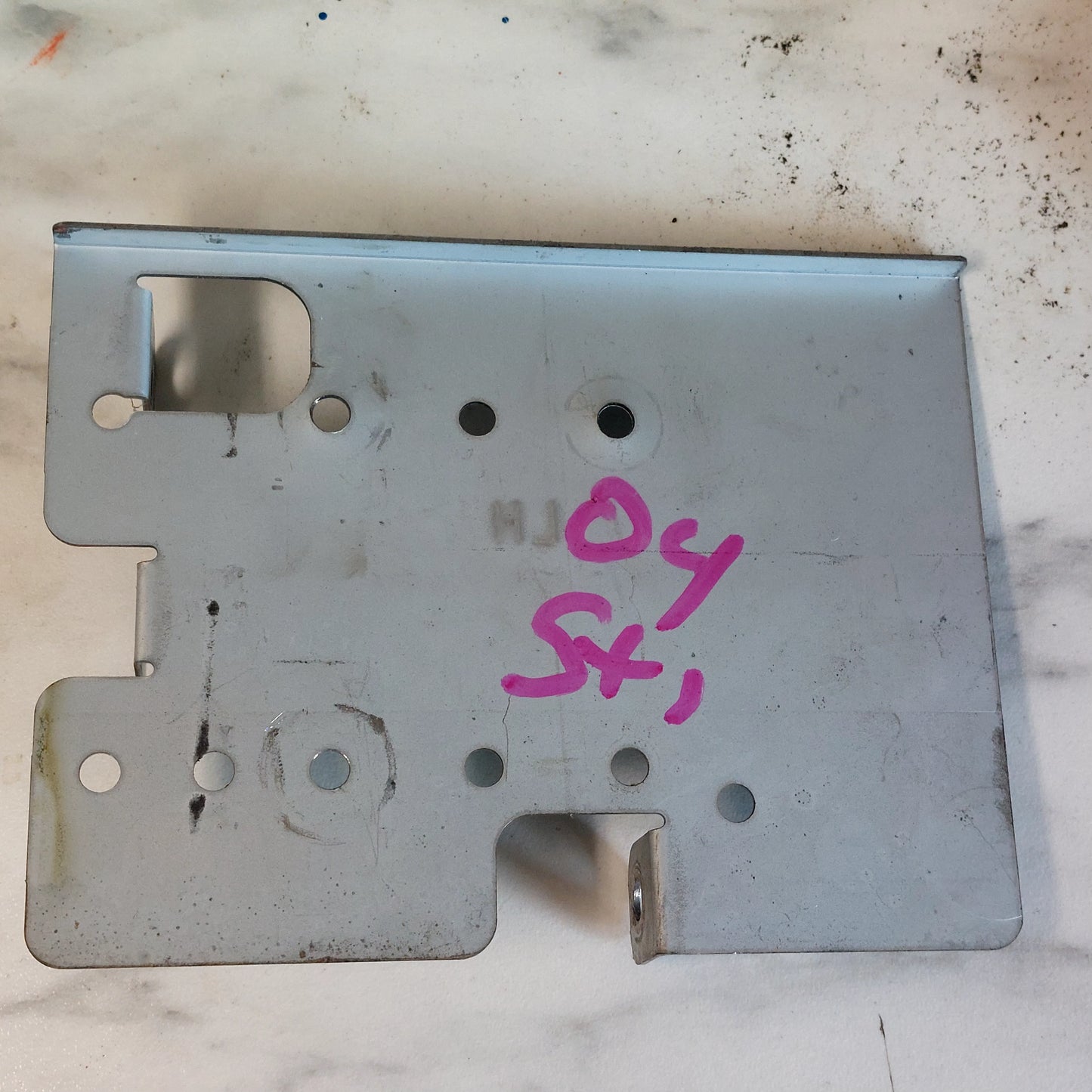 OEM Radio RH LH Support Bracket Set 66201FE000 2002-2004 Subaru Impreza WRX STi