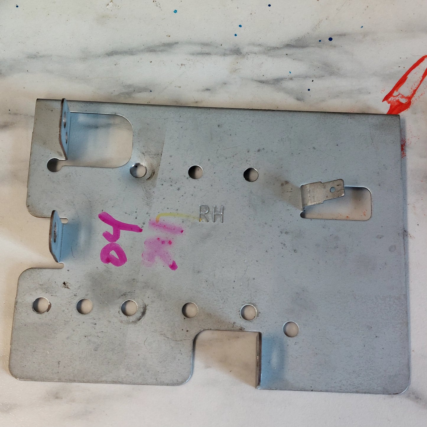 OEM Radio RH LH Support Bracket Set 66201FE000 2002-2004 Subaru Impreza WRX STi