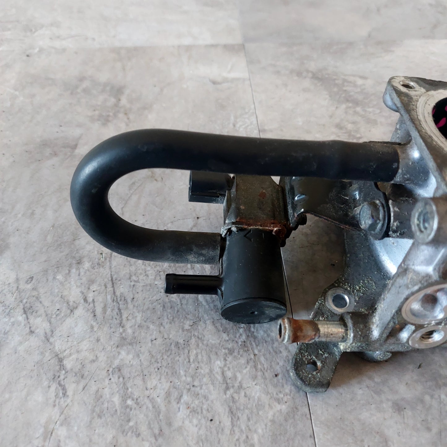 2010-2012 Subaru Legacy 2.5L H4 Engine EGR Valve Control Housing OEM