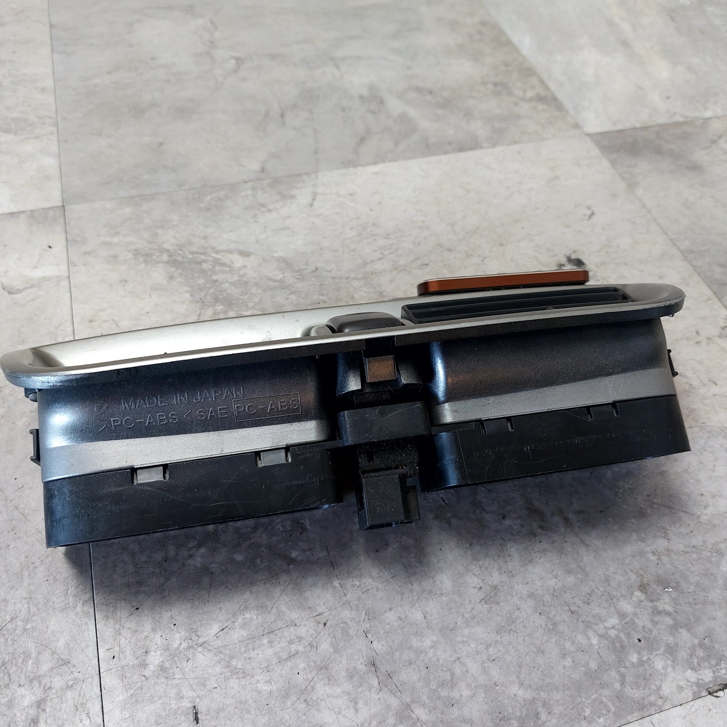 02-04 SUBARU IMPREZA WRX STi CENTER VENT CENTER DASH VENT AC HEATER OEM w Phone Magnet