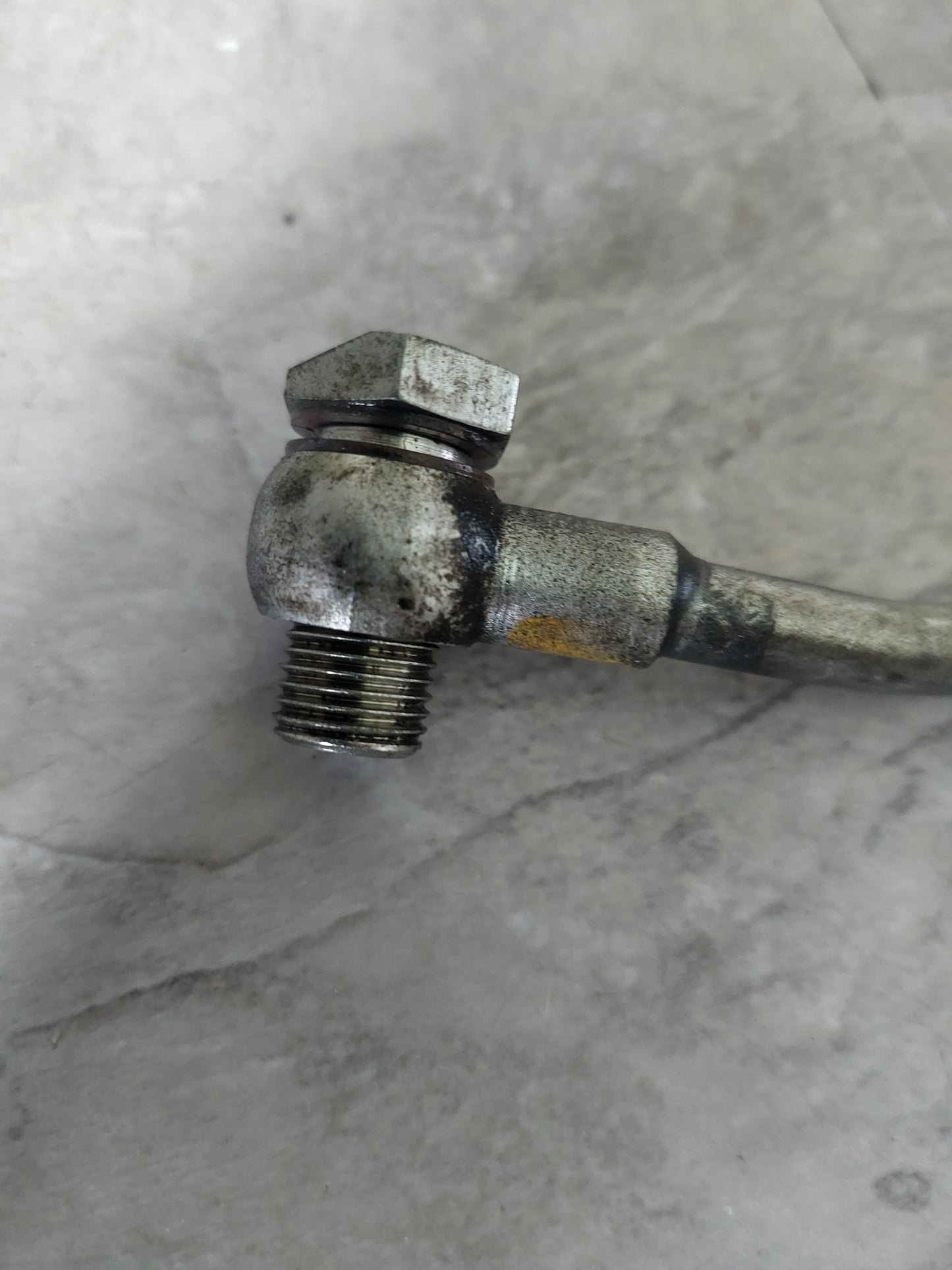 04-07 Subaru OEM Cylinder Head Oil Line