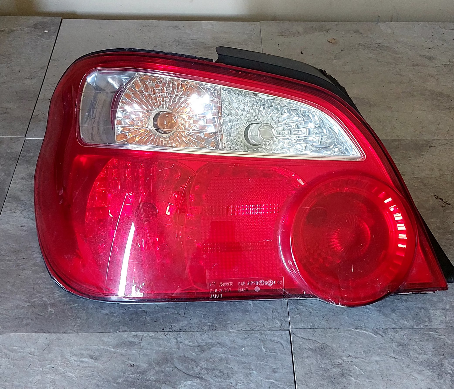 2004-2005 Subaru Impreza WRX STi LH Driver Side Tail Light Assembly