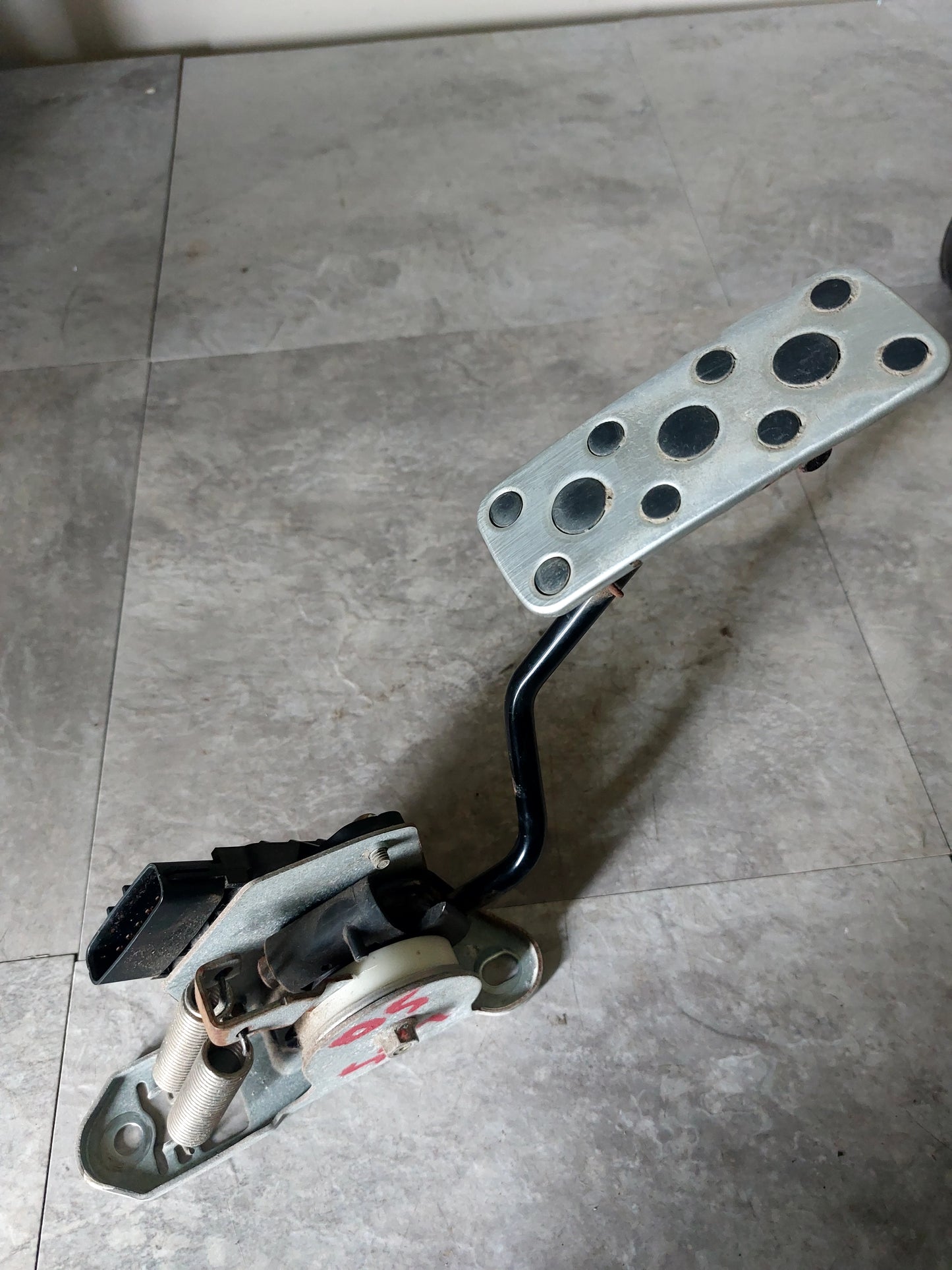 2004-2006 Subaru Impreza WRX STi OEM Gas Pedal Assembly (05 STi)
