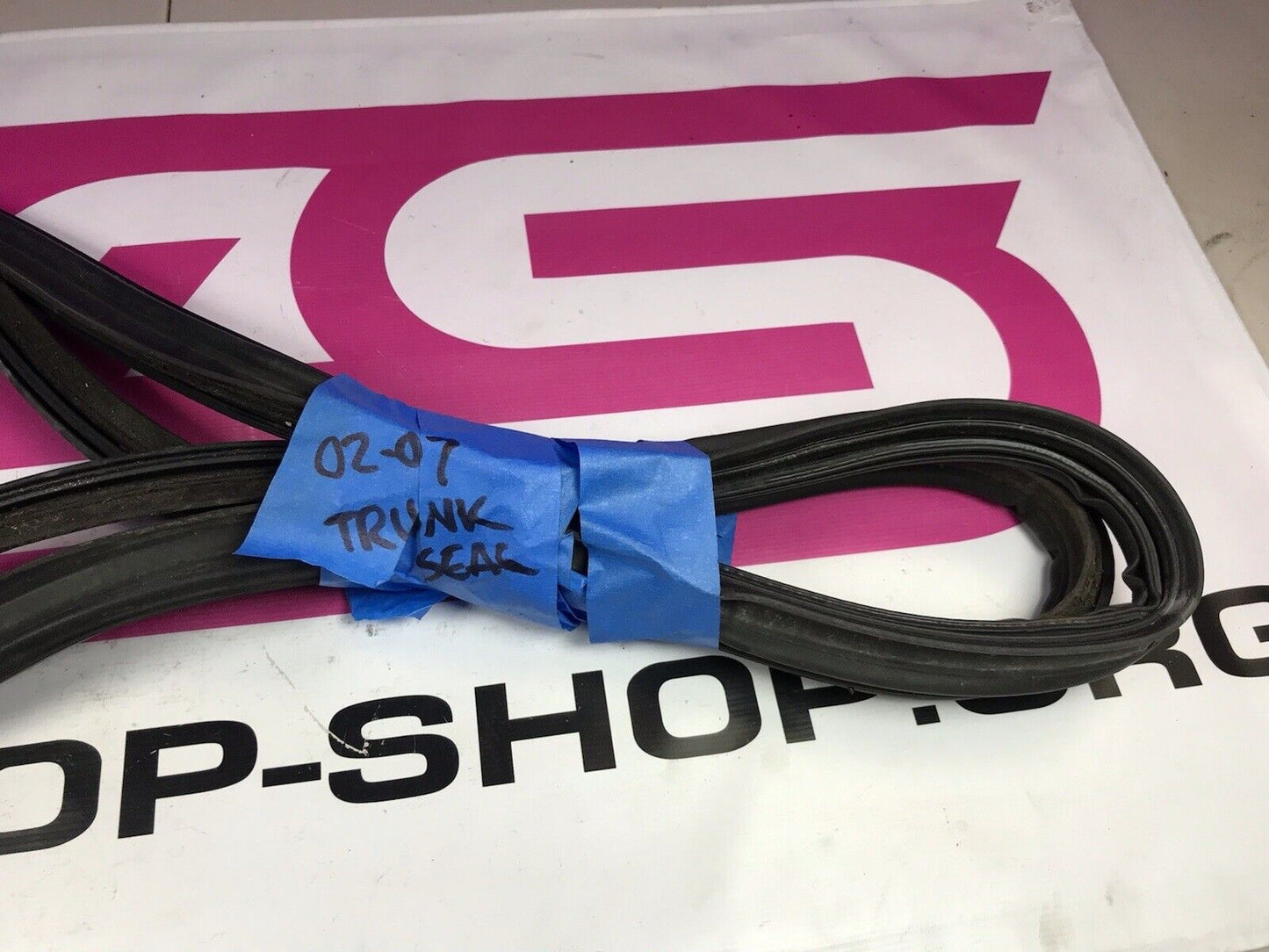 02-07 Subaru Impreza OEM Trunk Lid Weatherstrip Seal 57532FE000