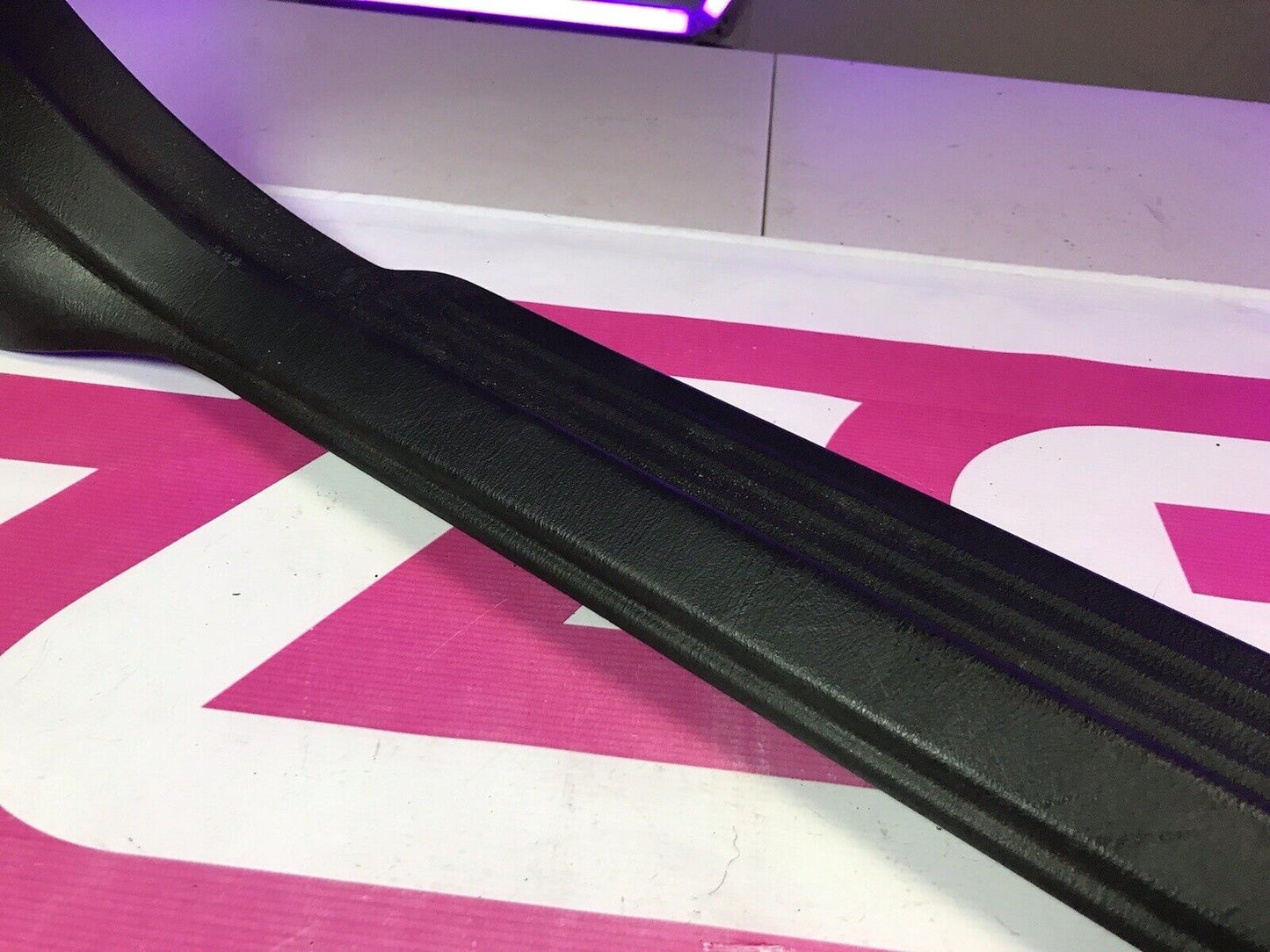 OEM 02-07 Subaru Impreza WRX STi RH Door Sill Trim Panel Scuff 94060FE000